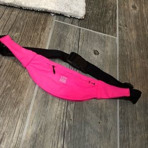 Victoria’s Secret fanny pack: Sport Edition